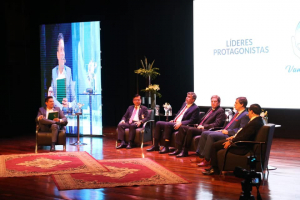 Conversatorio &quot;Líderes Protagonistas del Paraguay en Función del Gobierno&quot; con el reconocido periodista, escritor y conferencista internacional, Ismael Cala.